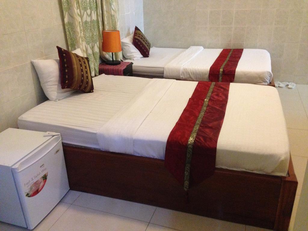 New Season Riverside Hotel Phnom Penh Room photo